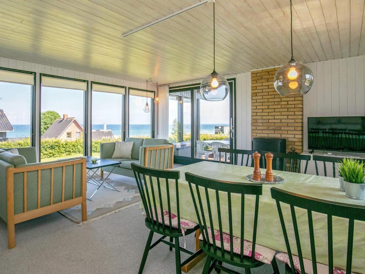 6 Person Holiday Home In Hesselager Oda fotoğraf